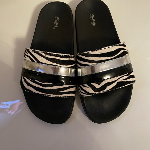 Michael Kors Slides size 8 - Picture 1 of 6